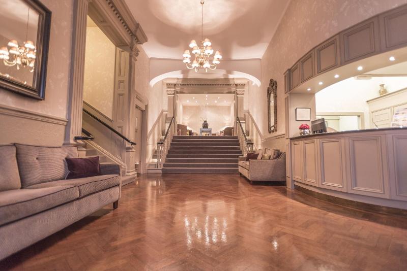 The Royal Hotel - Lobi