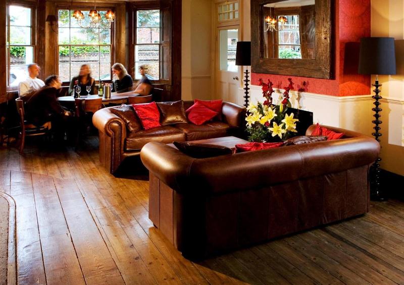 The Victoria - Lobi