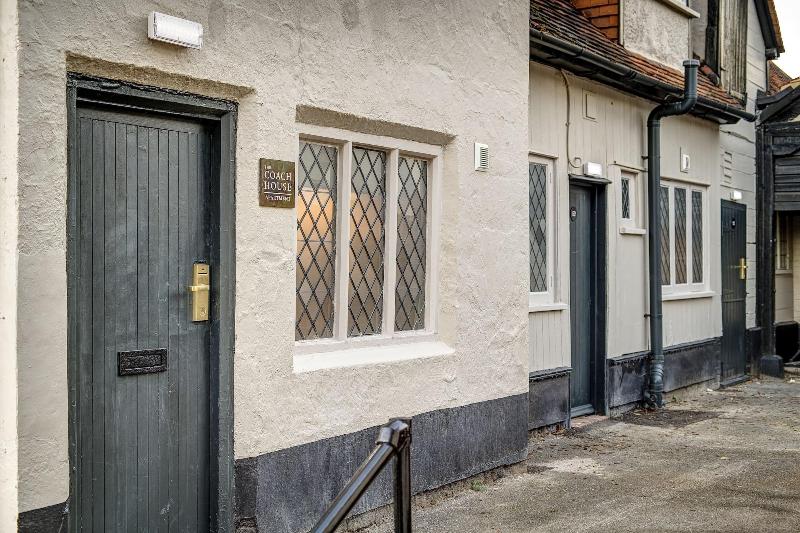 The Great House At Sonning - Genel