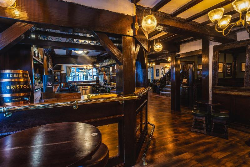 The Pied Bull - Bar