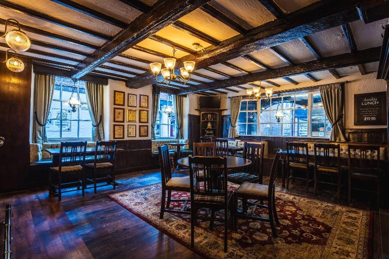 The Pied Bull - Bar