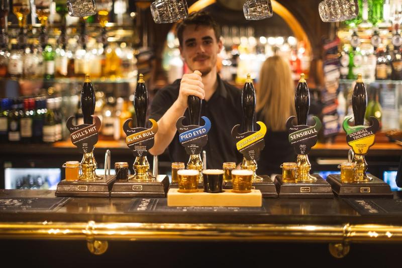 The Pied Bull - Bar
