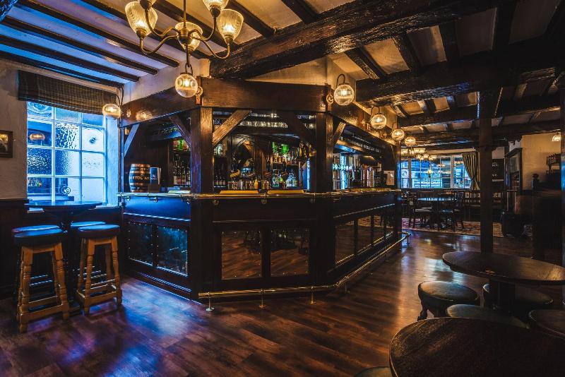 The Pied Bull - Bar