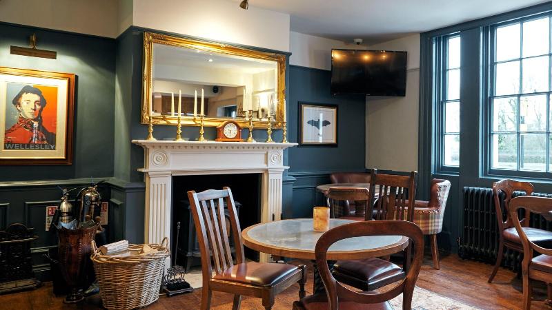 The Wellington Arms - Bar