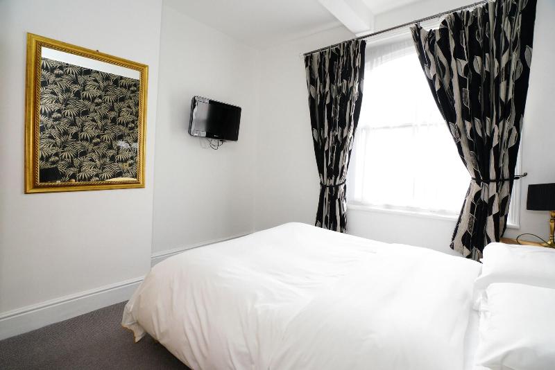 Three Queens Hotel - Oda