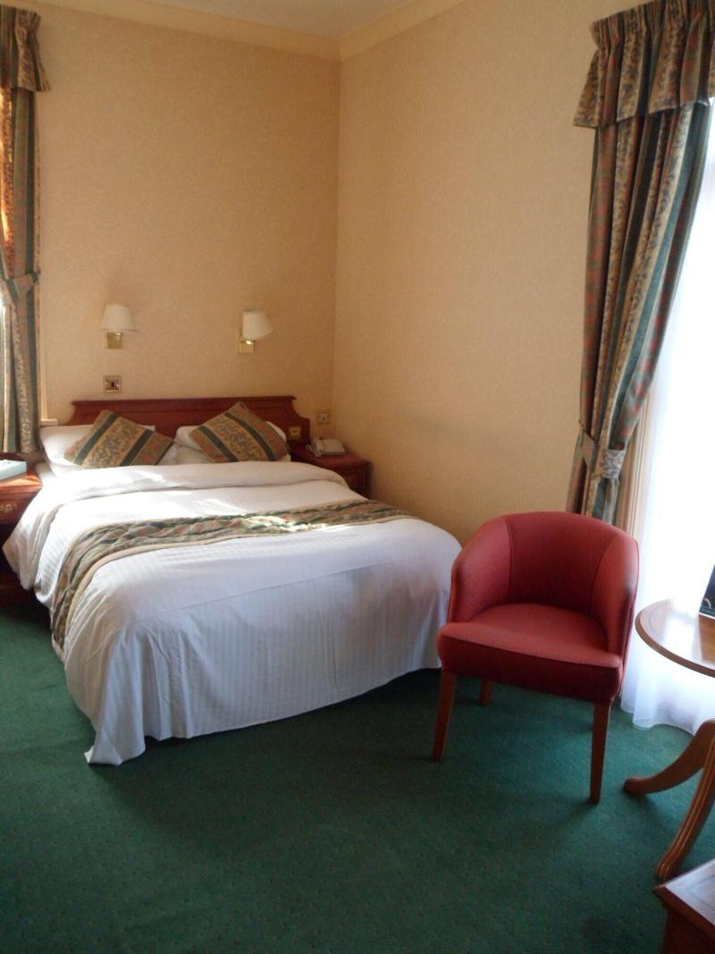 Three Queens Hotel - Oda