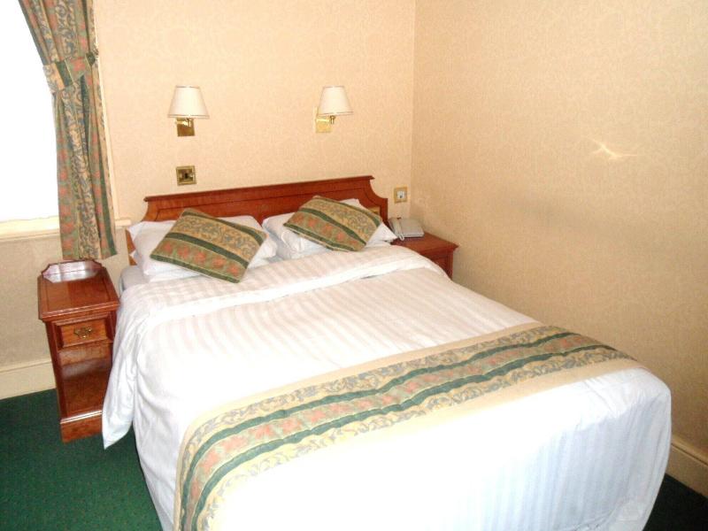 Three Queens Hotel - Oda
