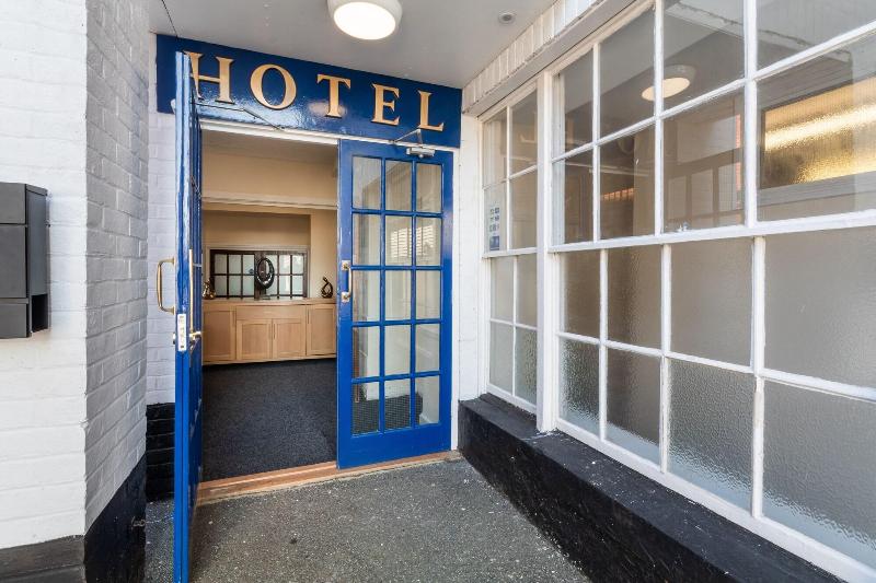The George Hotel - Genel