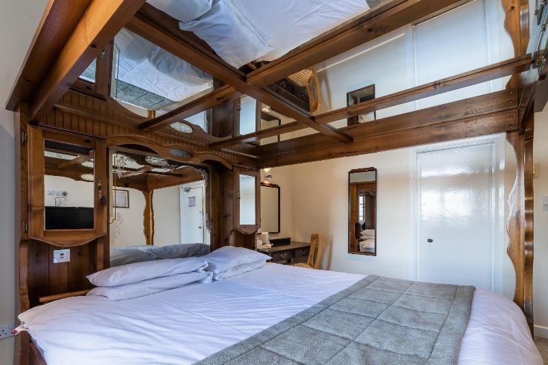 The George Hotel - Oda
