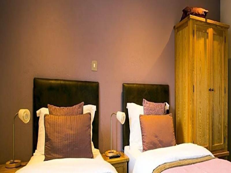 Bath House Hotel - Genel