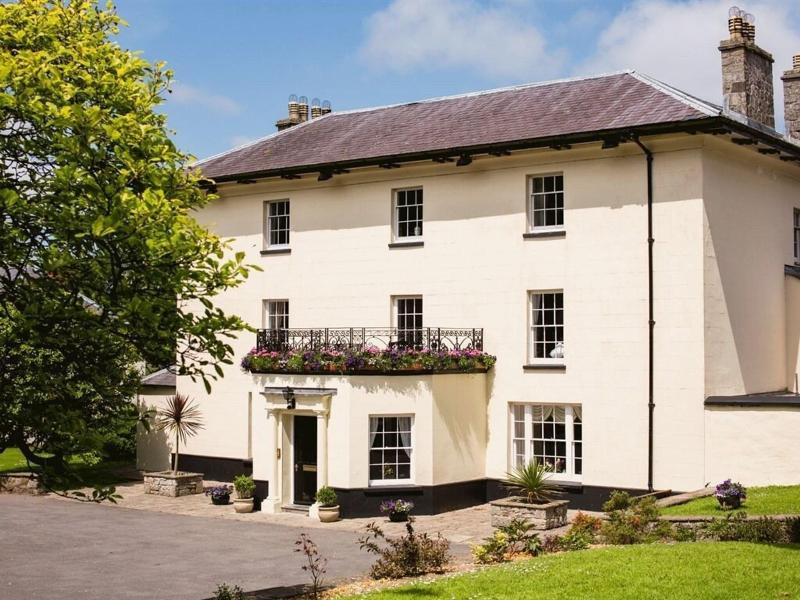 Portclew House - Genel