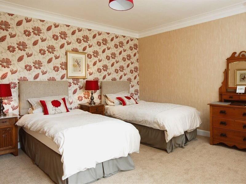 Portclew House - Genel