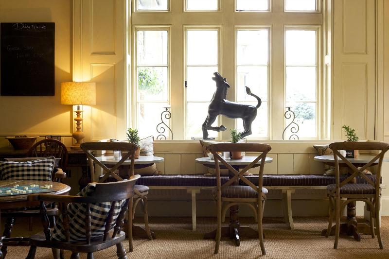 Hare And Hounds Hotel - Bar