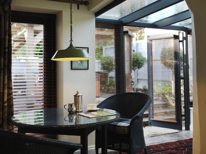 Hare And Hounds Hotel - Lobi