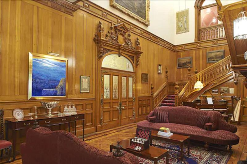 Pale Hall Hotel - Lobi