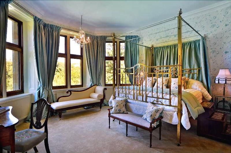 Pale Hall Hotel - Oda