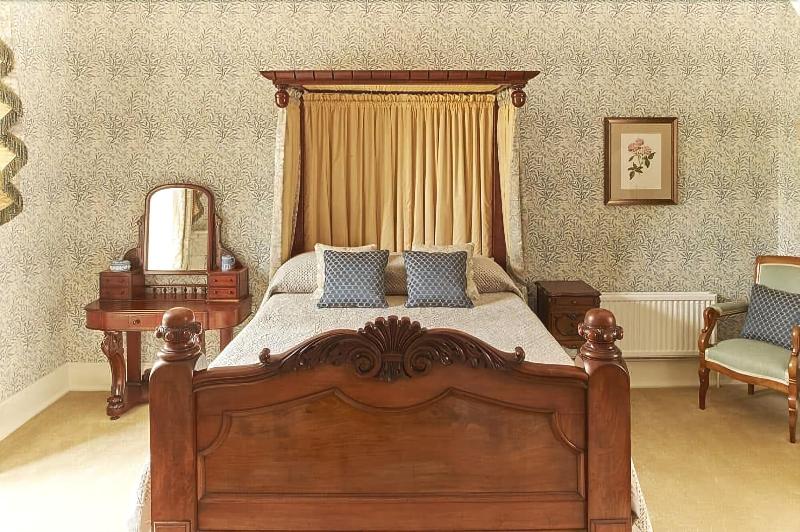 Pale Hall Hotel - Oda