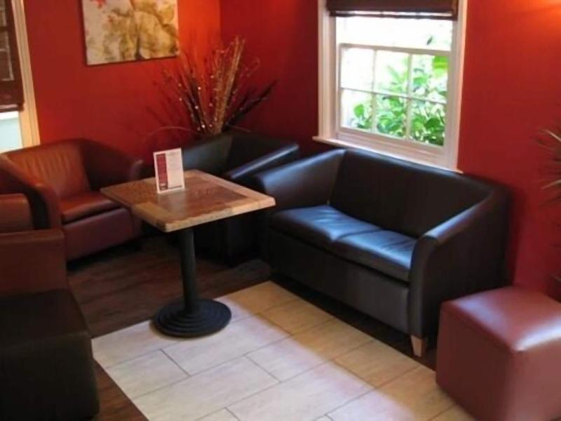 The George And Dragon Inn - Bar