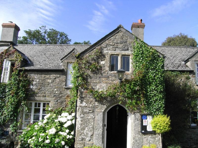 Collaven Manor Hotel - Genel