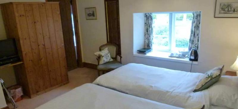 Collaven Manor Hotel - Oda