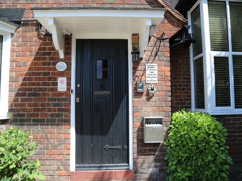 Debden Guest House - Genel