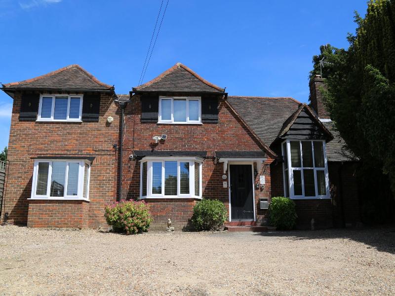 Debden Guest House - Genel