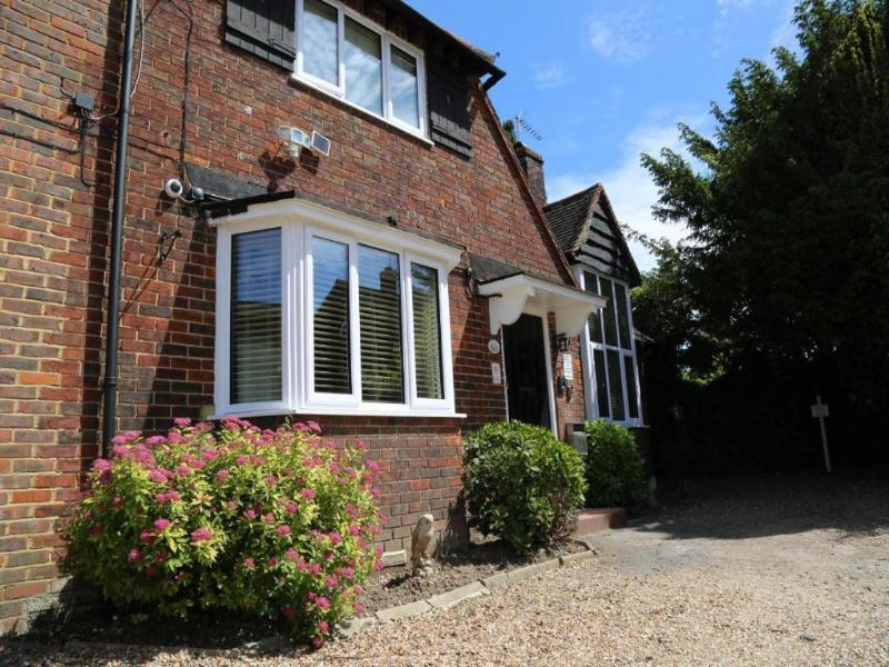 Debden Guest House - Genel