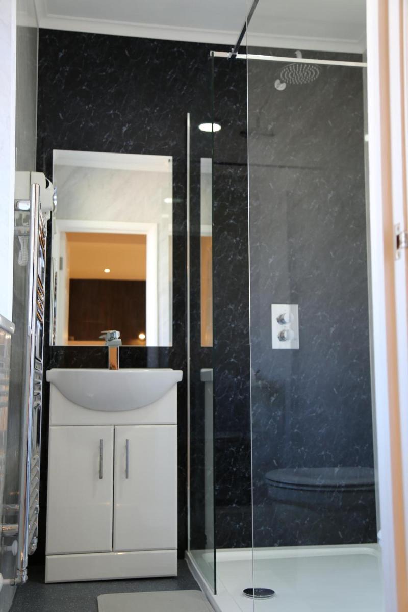 Debden Guest House - Oda