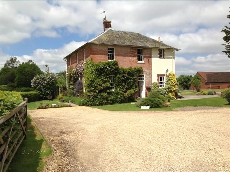 Home Farm - Genel