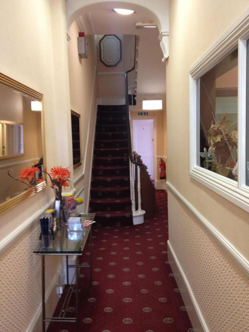 Balmoral House Hotel - Lobi
