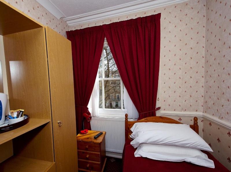 Balmoral House Hotel - Oda