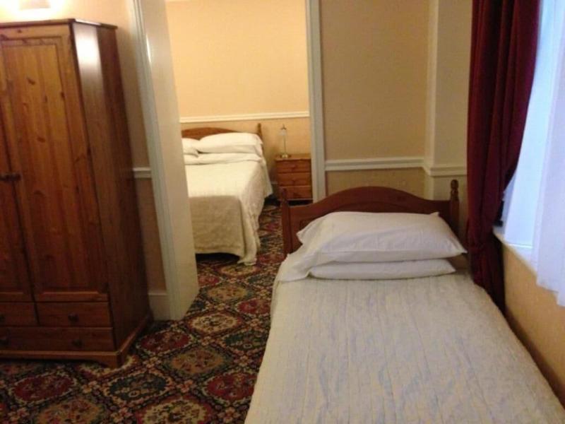 Balmoral House Hotel - Oda