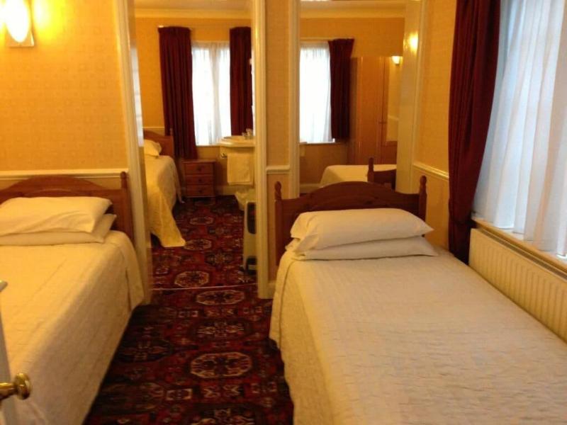 Balmoral House Hotel - Oda