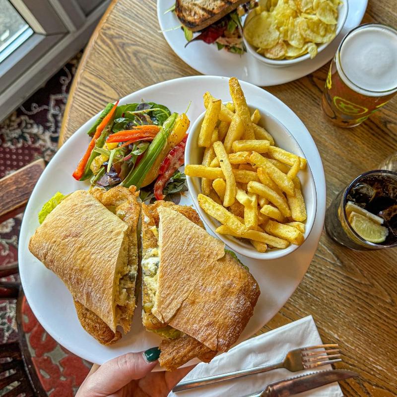 The Mortimer Arms - Genel