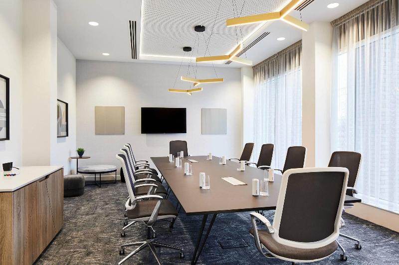 Courtyard By Marriott London City Airport - Toplantı