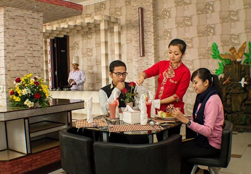 Grand City Batu Hotel - Restoran
