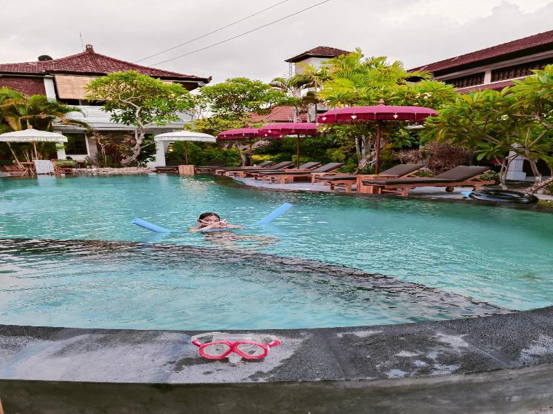 Berlian Beach Inn Kuta - Havuz