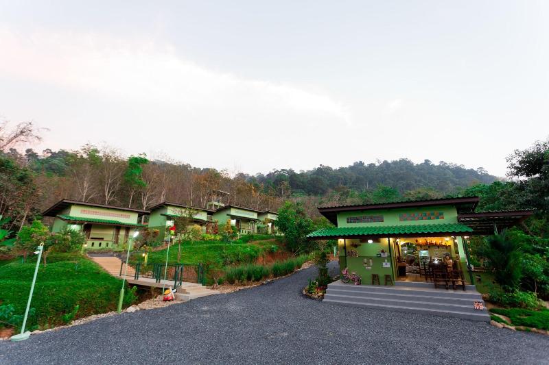 The Mouth Resort - Genel