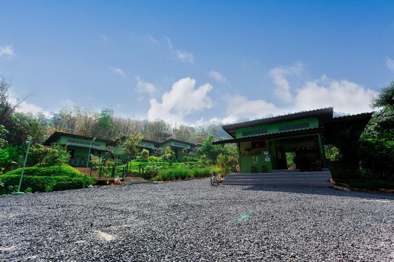 The Mouth Resort - Genel