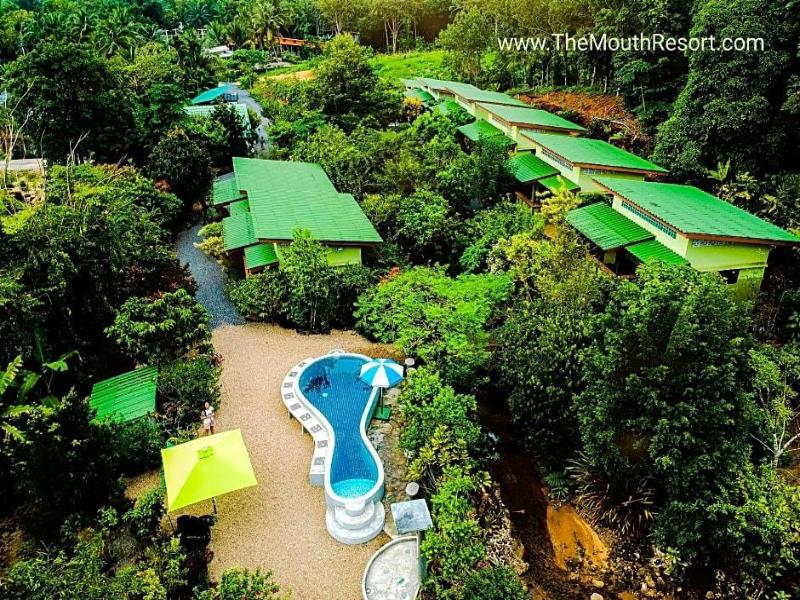 The Mouth Resort - Genel