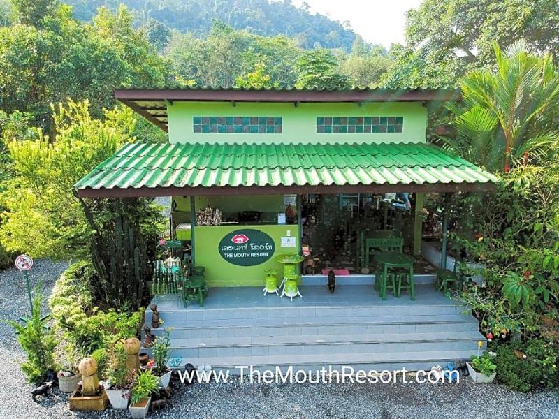 The Mouth Resort - Genel