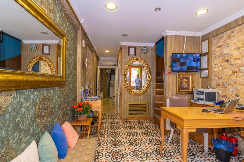 Walnut Shell Hotel - Lobi