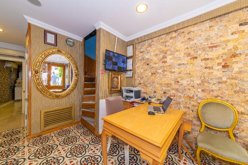 Walnut Shell Hotel - Lobi