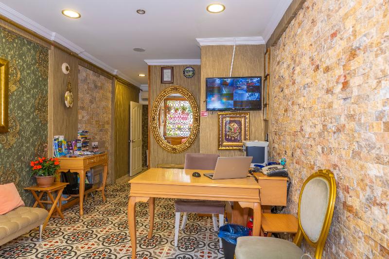 Walnut Shell Hotel - Genel