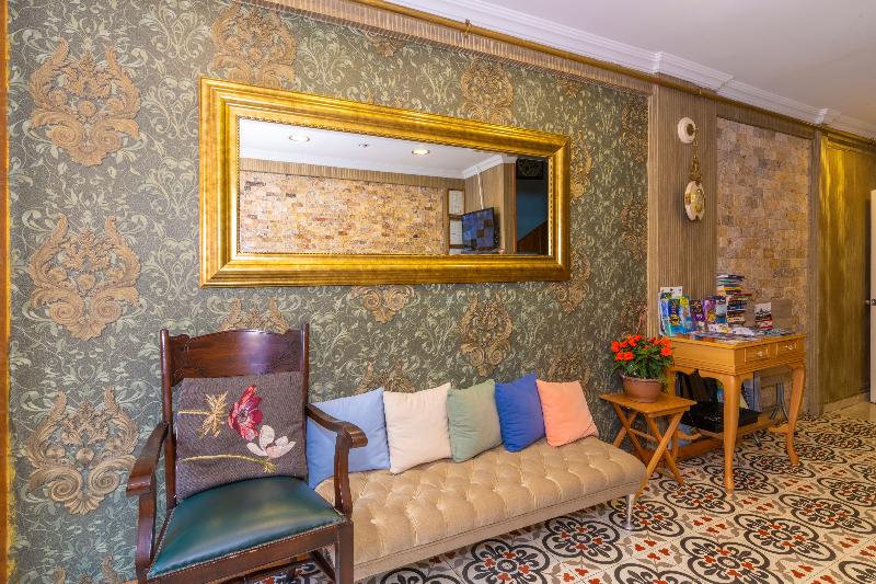 Walnut Shell Hotel - Genel