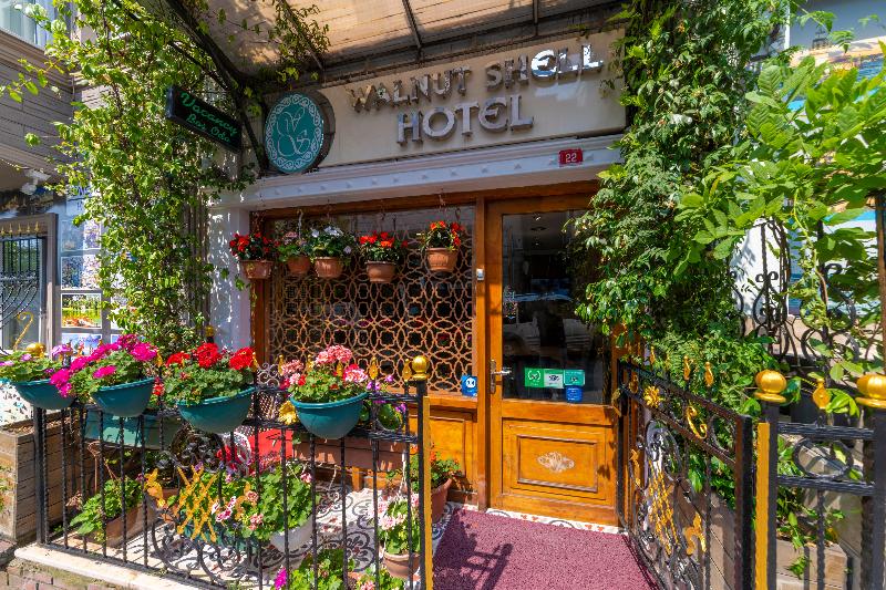 Walnut Shell Hotel - Genel