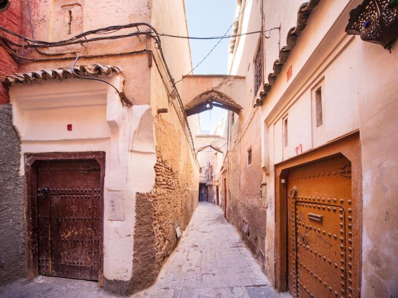 Riad Darhani - Genel