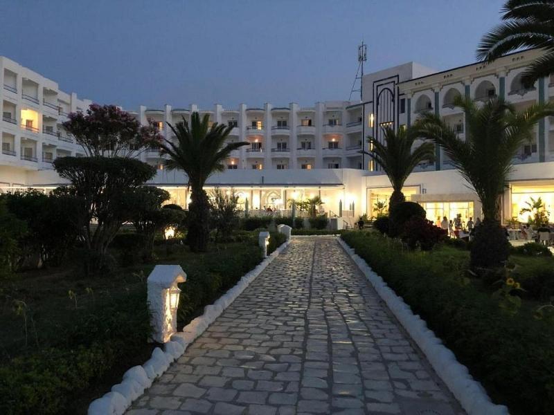 Palmyra Holiday Resort & Spa - Families and Couple - Teras
