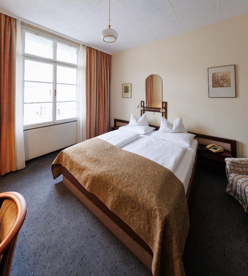 Hotel Pension Continental - Oda