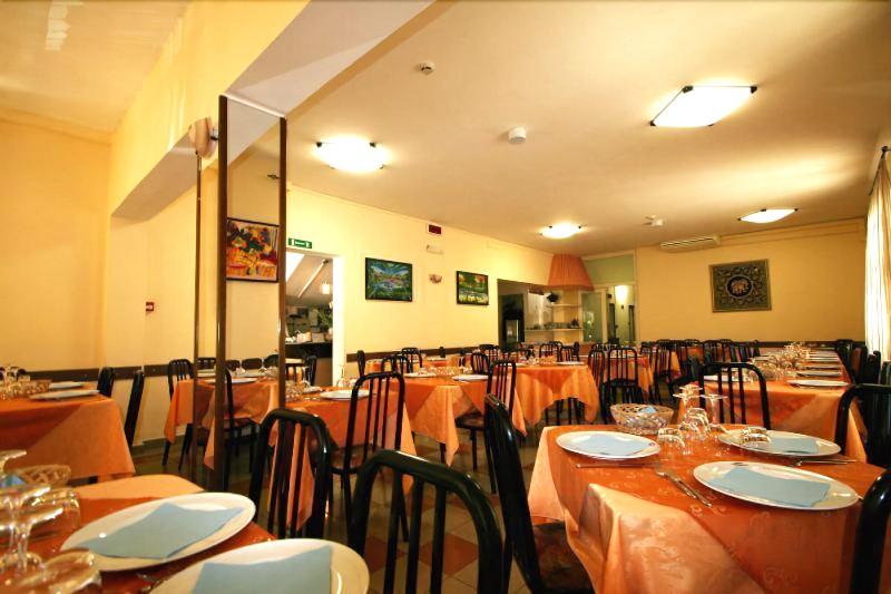 Hotel Oasi Del Mare - Restoran